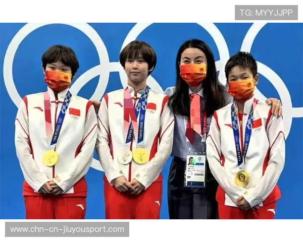 张家齐和陈芋汐争夺跳水金牌，焦点之战，张家齐陈芋汐夺金颁奖典礼